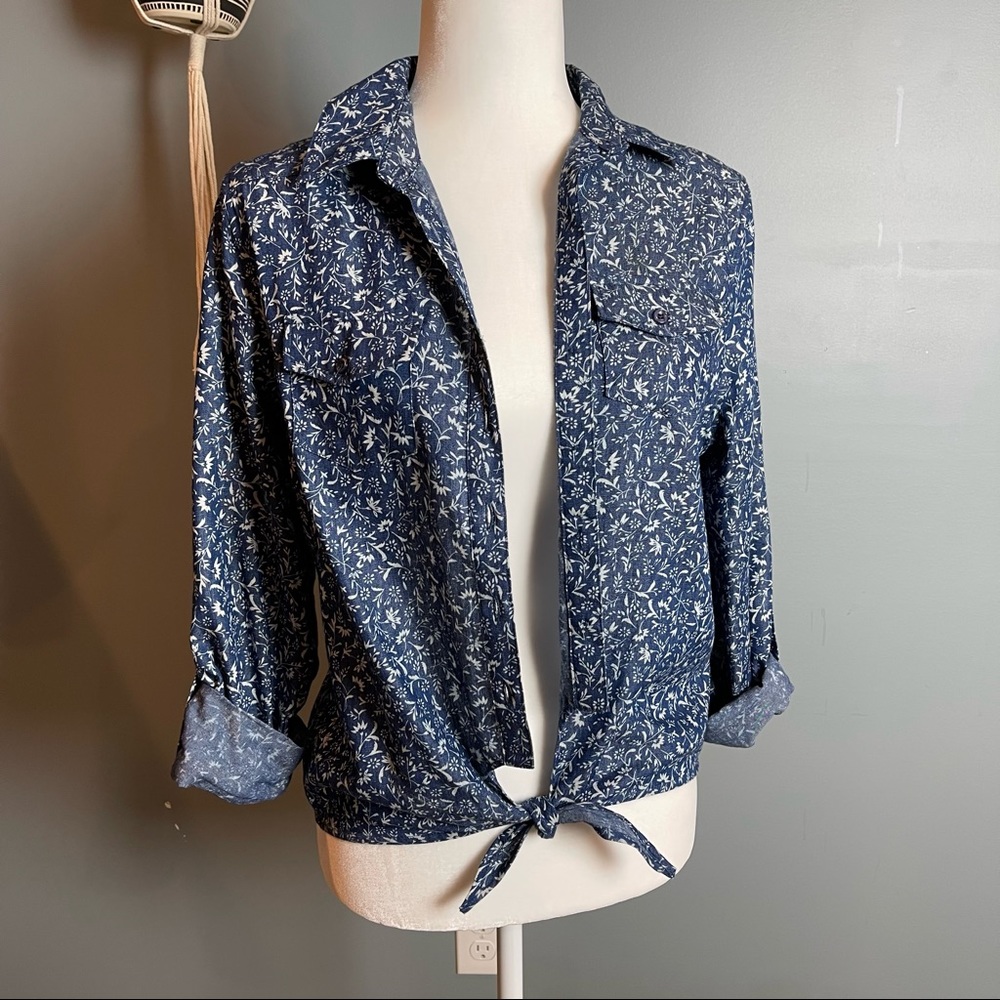 Charlotte Russe Floral Tie Top • M